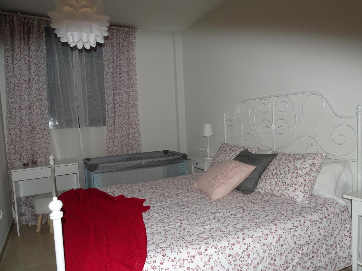 Apartamento Piscina Viena Roses Exterior photo