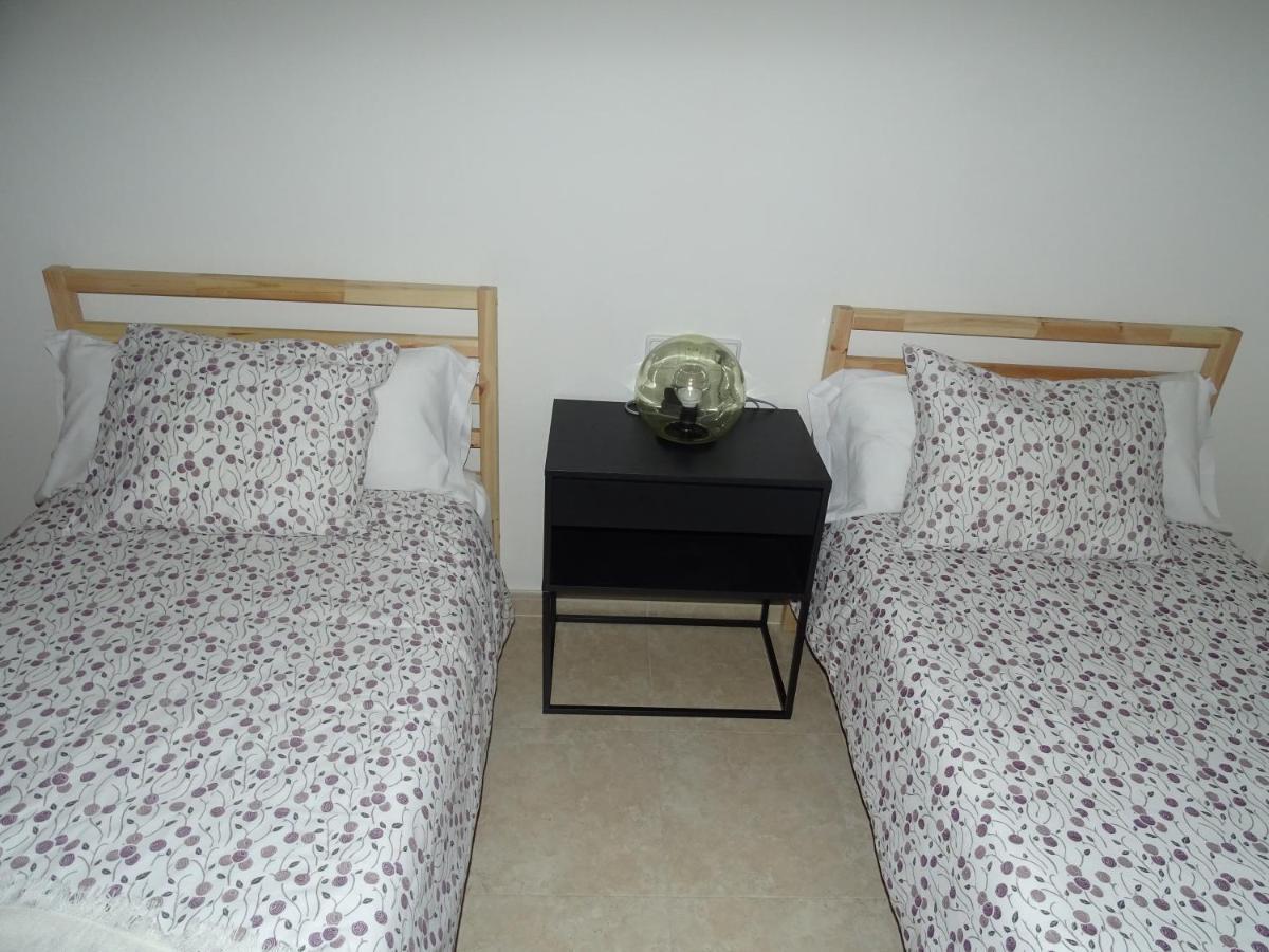Apartamento Piscina Viena Roses Exterior photo