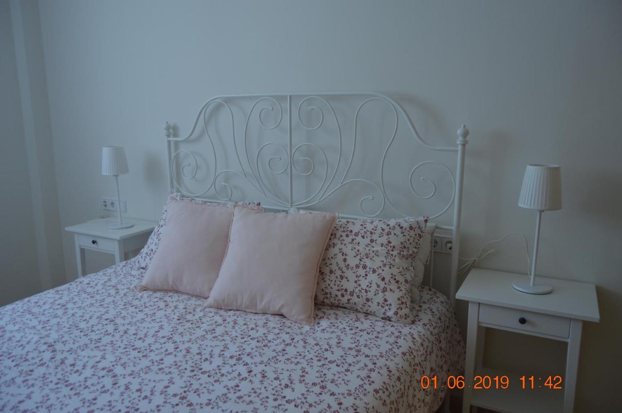 Apartamento Piscina Viena Roses Exterior photo